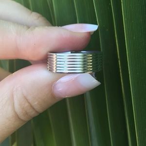 NWT stainless steel silver ring